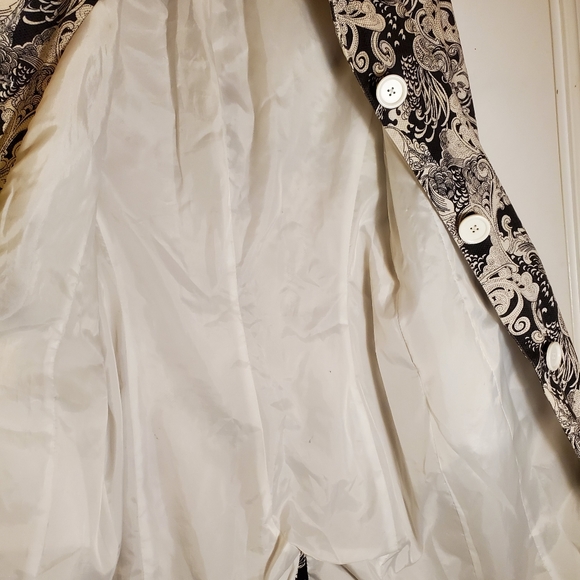 Deane & white- Small- black and white paisley patterned trench coat - Picture 8 of 14